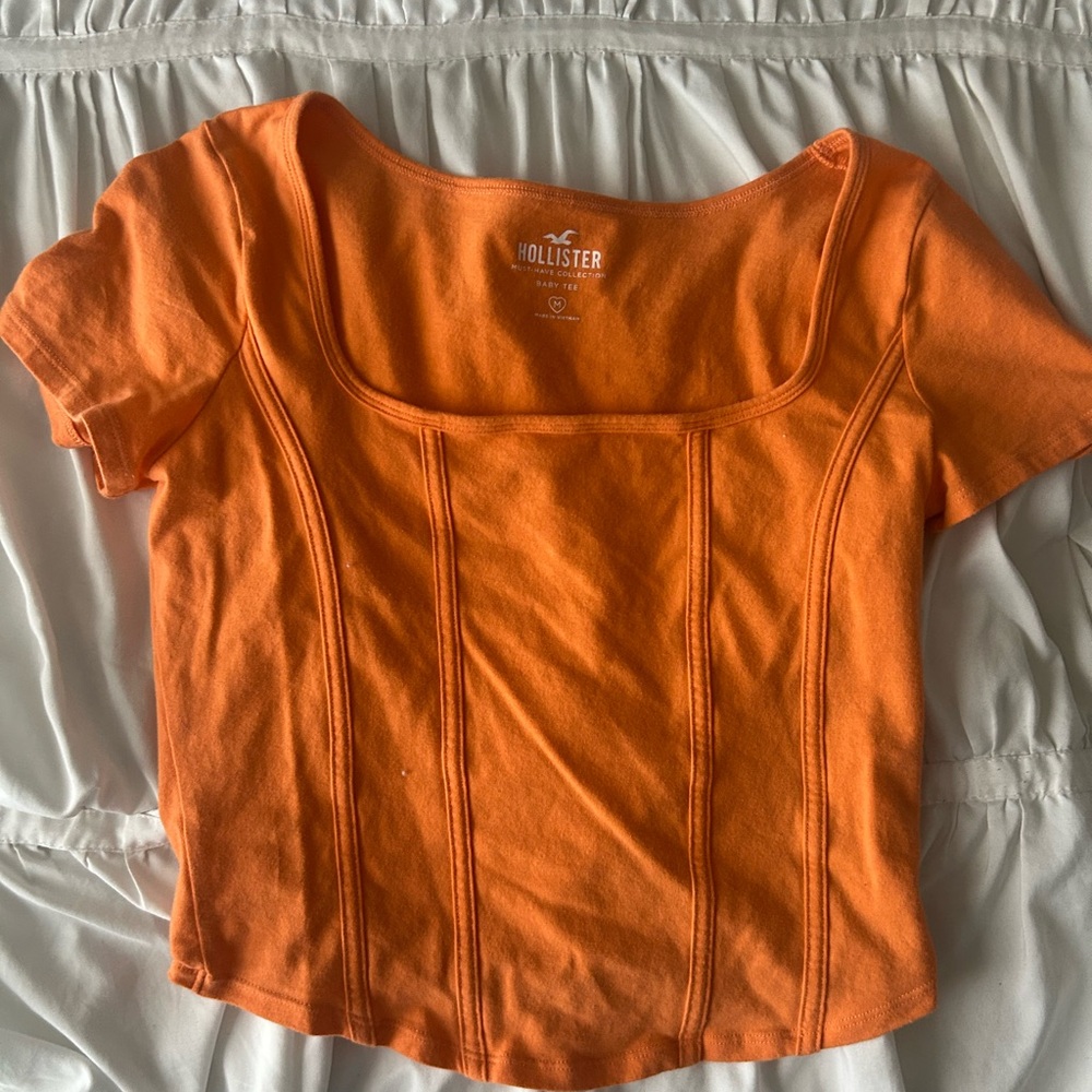 hollister baby tee